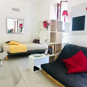 https://colosseo-loft-luminoso-e-ben-rifinito.it-romehotels.com